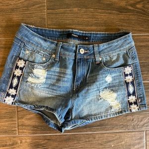 Harper/Francesca’s Denim Floral Shorts